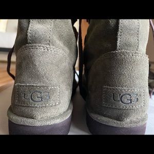 * still in Box* Ugg Spruce Elvi Boots